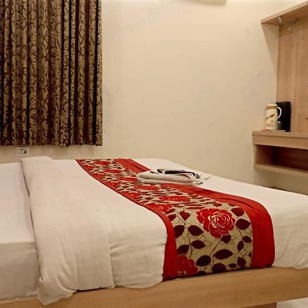 Hotel Klick International At "5 Min Walking " From New Delhi Railway Station ภายนอก รูปภาพ