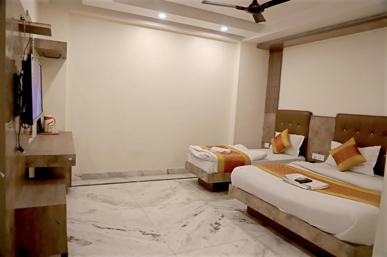 Hotel Klick International At "5 Min Walking " From New Delhi Railway Station ภายนอก รูปภาพ