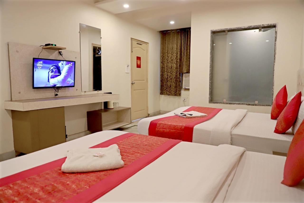 Hotel Klick International At "5 Min Walking " From New Delhi Railway Station ภายนอก รูปภาพ